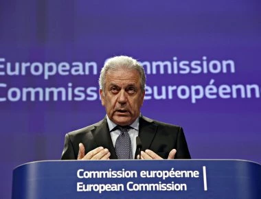 Βουλή: Φάκελο για την υπόθεση Novartis κατέθεσε ο Δ. Αβραμόπουλος